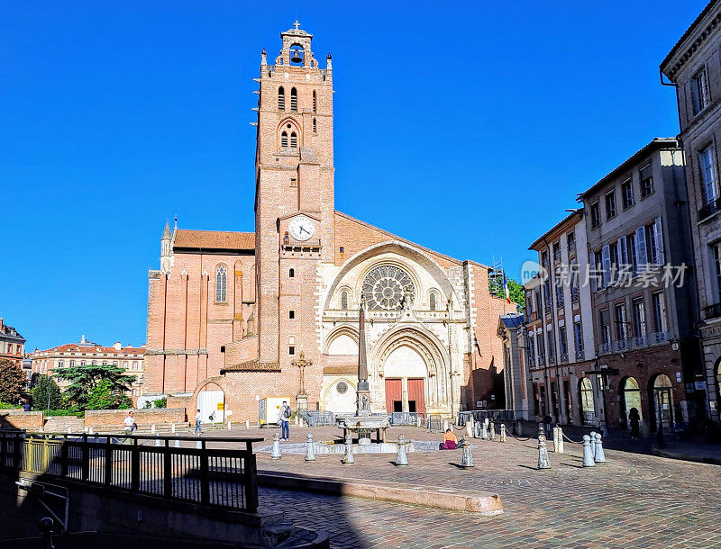 图卢兹大教堂(法语:cathdrale Saint-Étienne de Toulouse)是位于法国图卢兹市的一座罗马天主教教堂